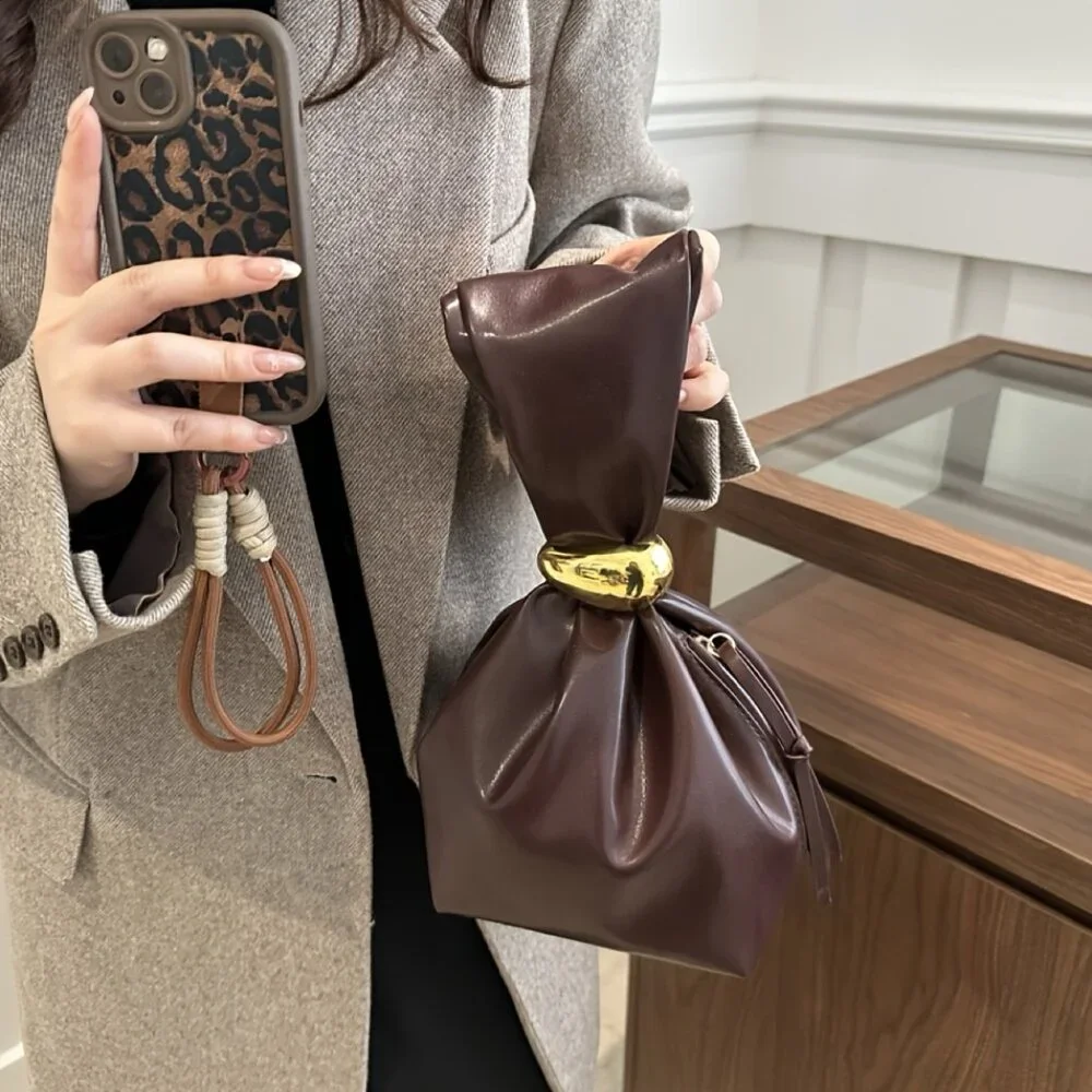 Passion of Essence fashion bucket